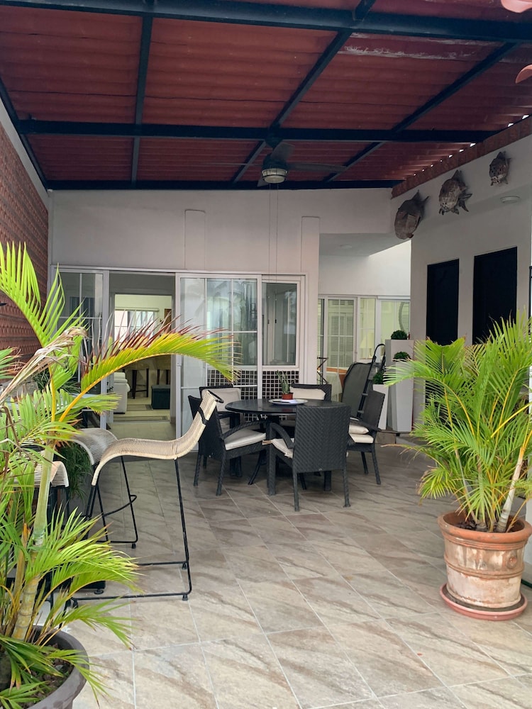 2Br Beach-near Suite Escape