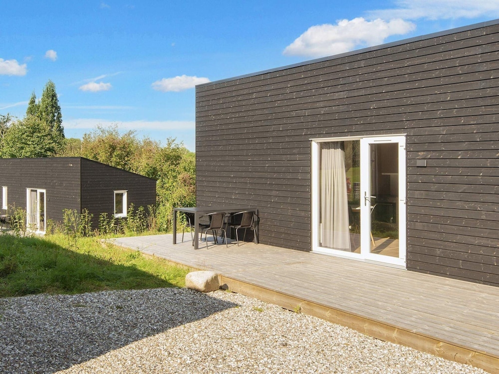 Cosy Holiday Home Near Seabeach