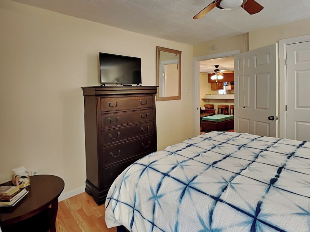 Sugar Shack Bungalow by Ryson Vacation Rentals