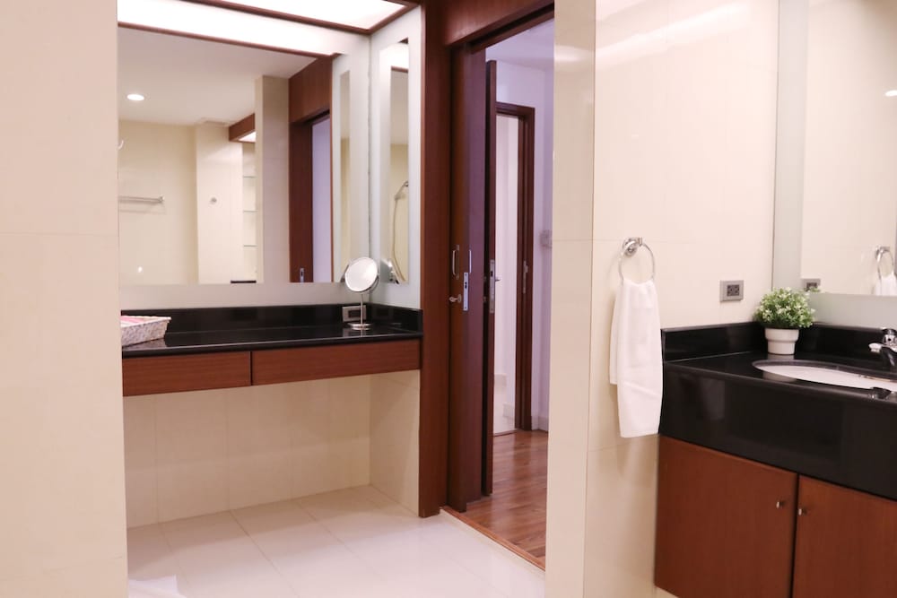 JJ Suites - Your Home on 11