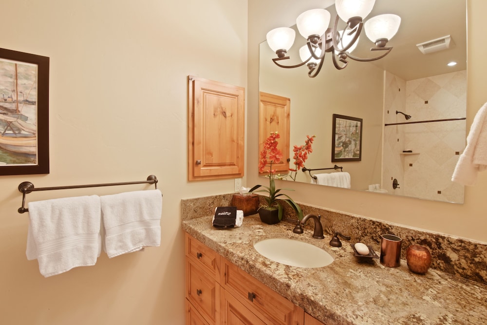 Lake Tahoe Vacations - Wulf's Lodge at Squaw Valley - Property Image 36