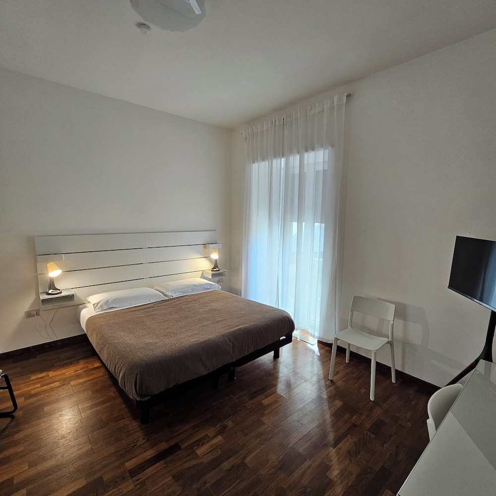 Room & Parking