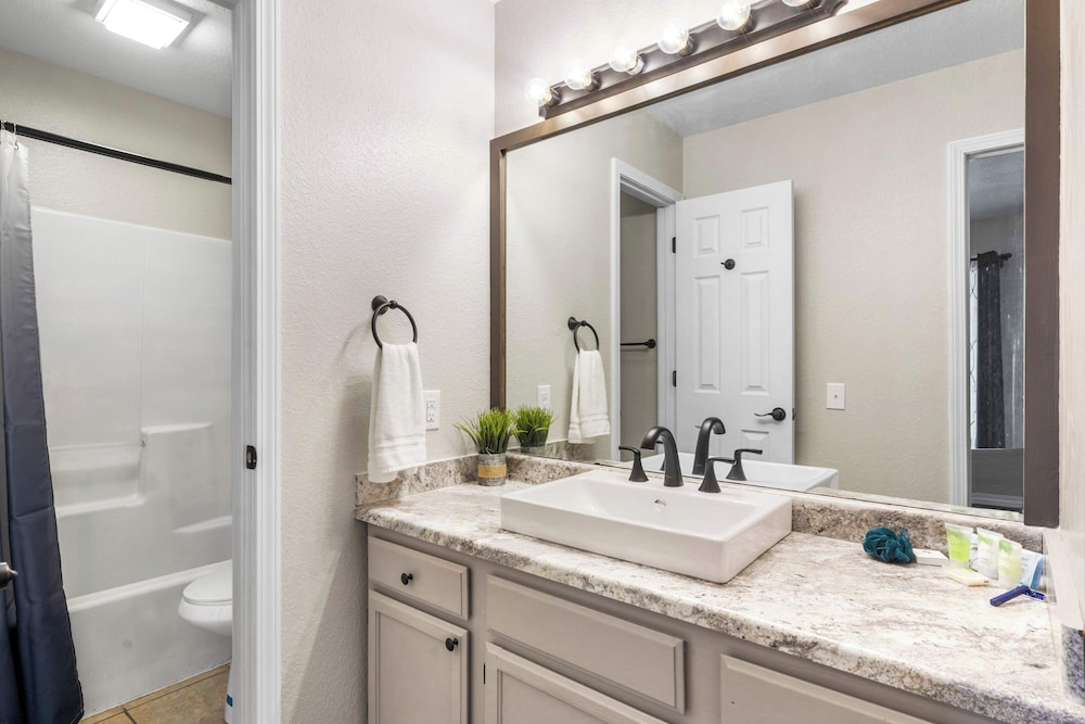 Cozy Escape Stay for 4