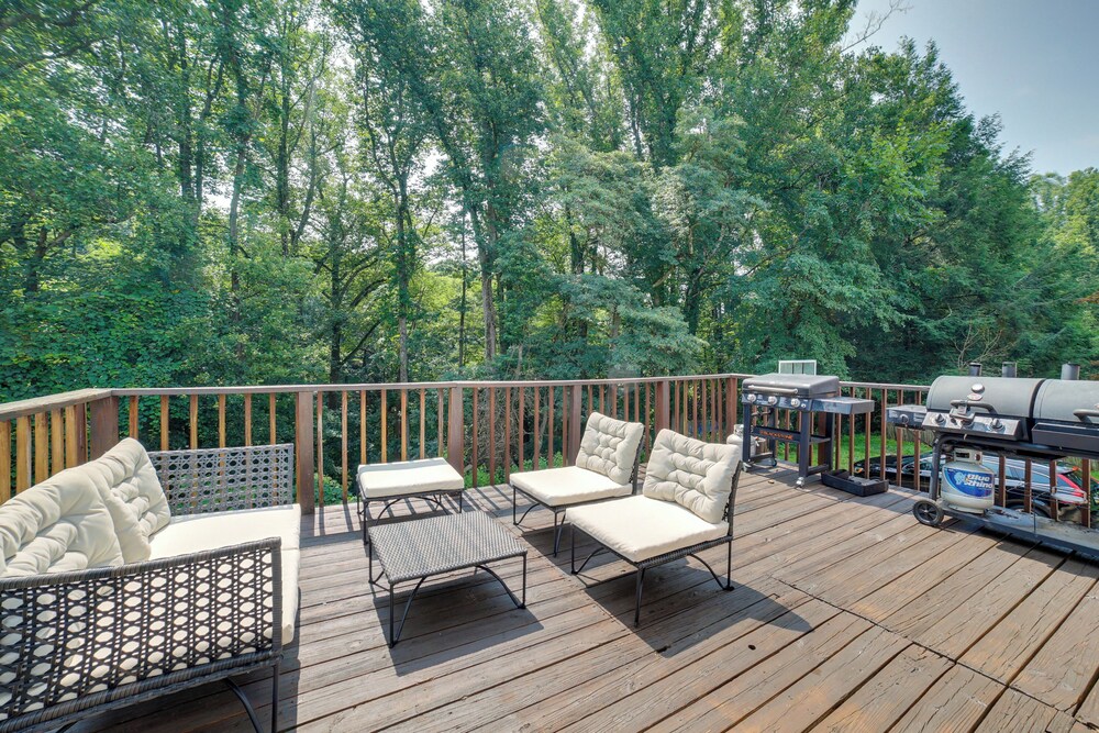 Charming Vacation Rental: 15 Mi to Pittsburgh - Property Image 13