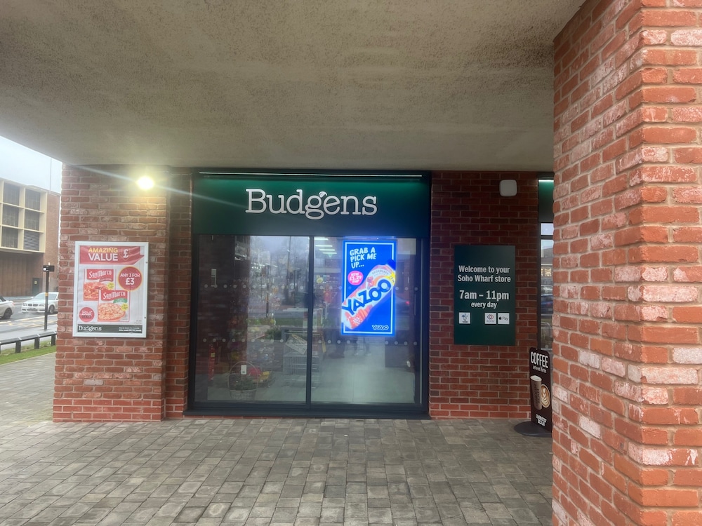 Birmingham - Cozy 2 Bed Apartment - Sleeps 4