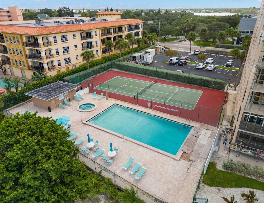 Reflections on the Gulf by Distinctive Beach Rentals