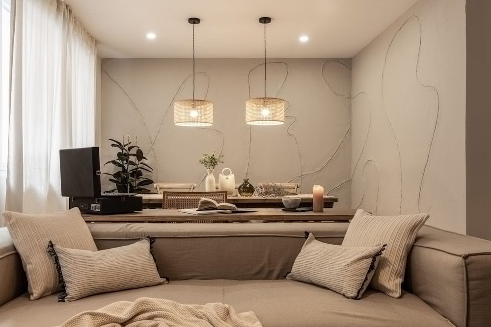 Andujar - 3 Bedrooms in Trafalgar