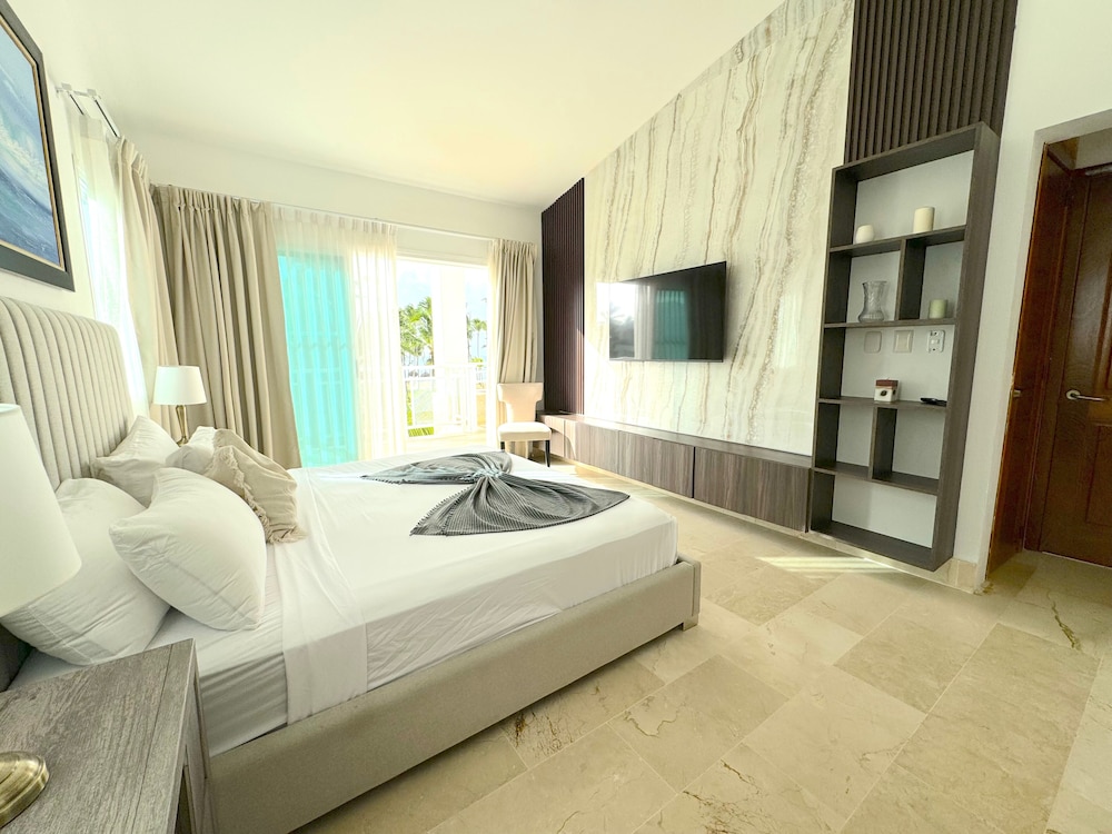 Playa Palmera Beach Front Apartments