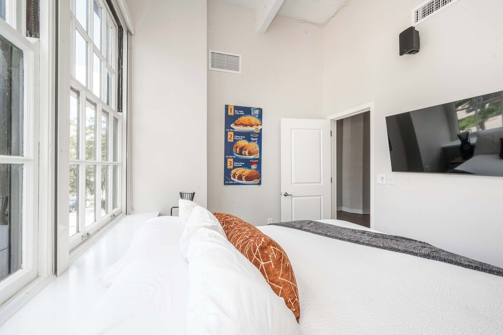 The 333 Suites 203 Stay for 4