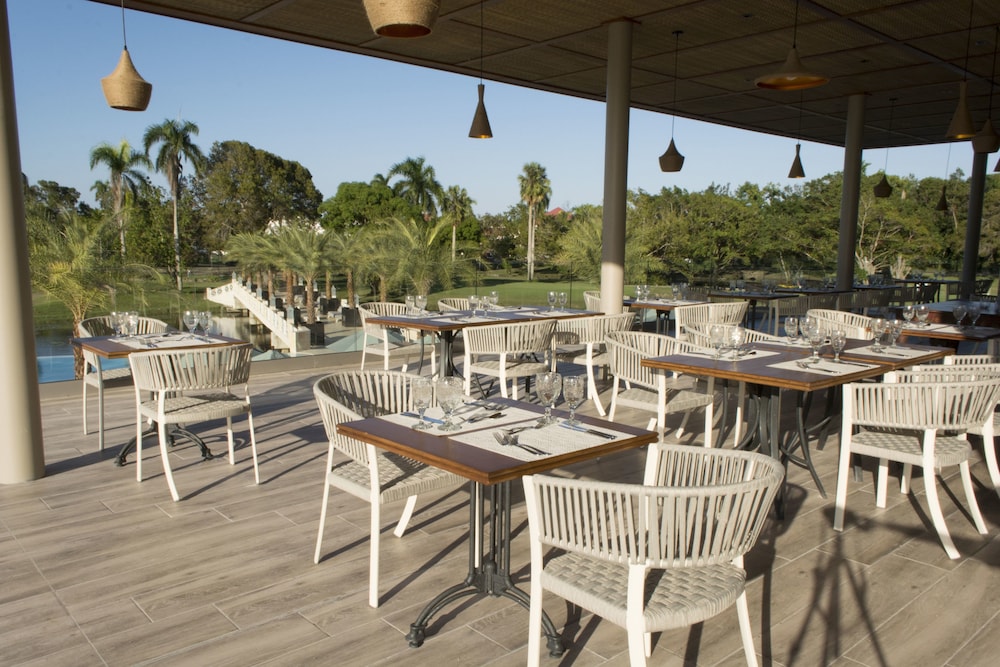 VH Atmosphere - Adults Only - Property Image 9