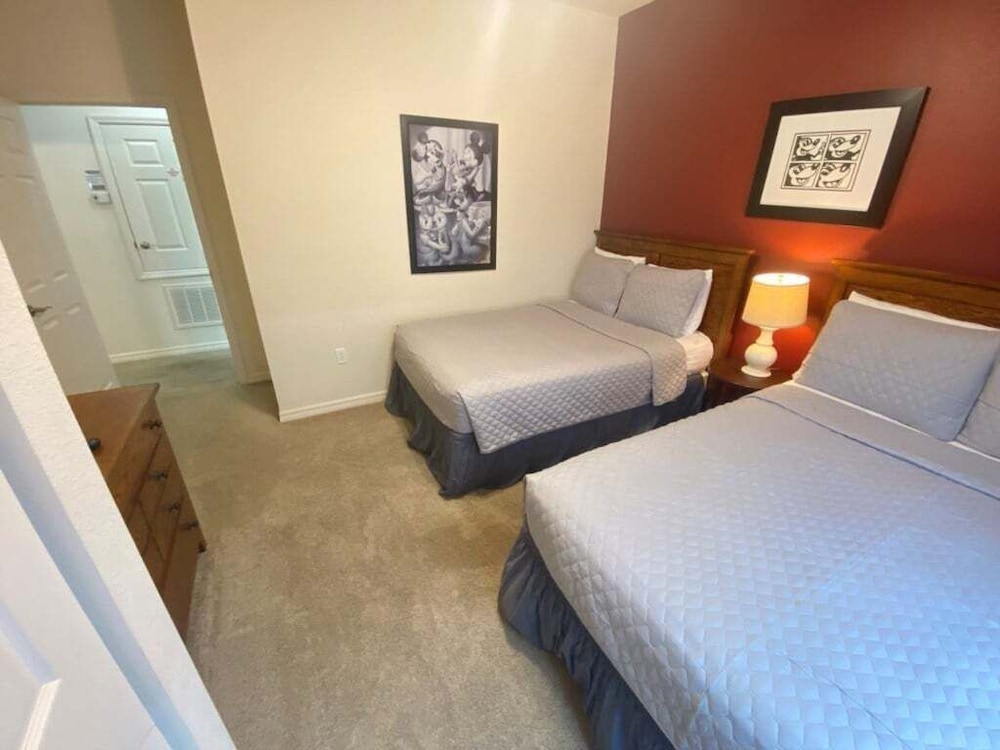 Family Retreat 3 Miles To Disney & Attractions 3 Bedroom Townhouse