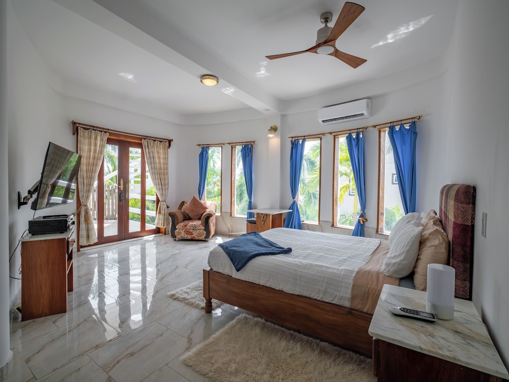 Rising Moon Villa