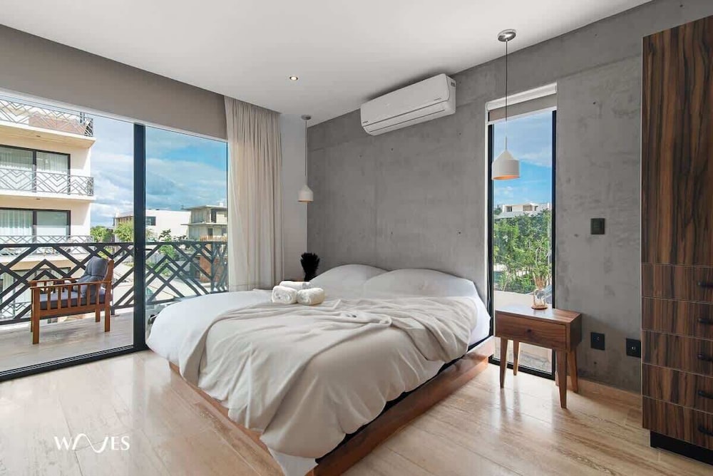 2 BR Apartment With Spacious Loft Close From Beach Zone