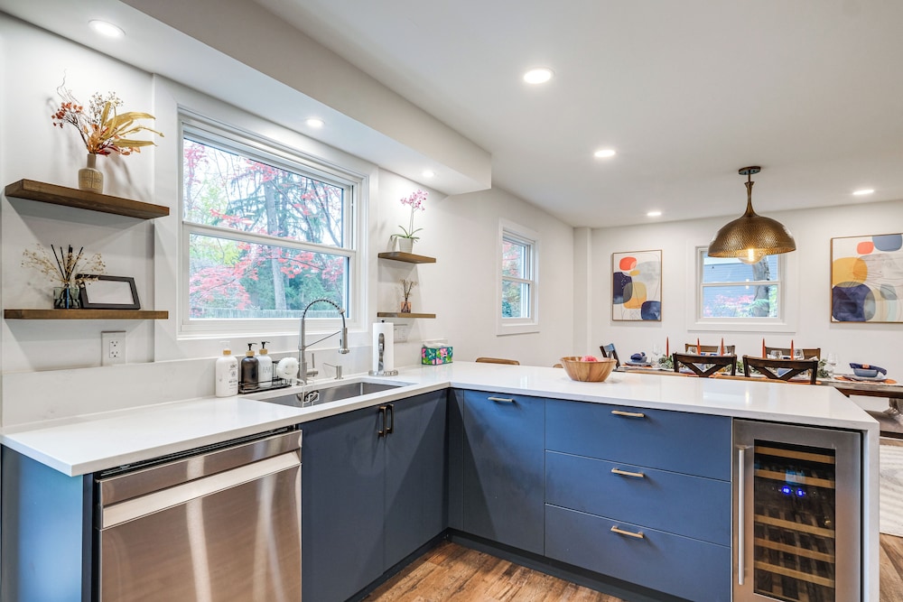 Upscale Family Retreat Near DC & Georgetown!