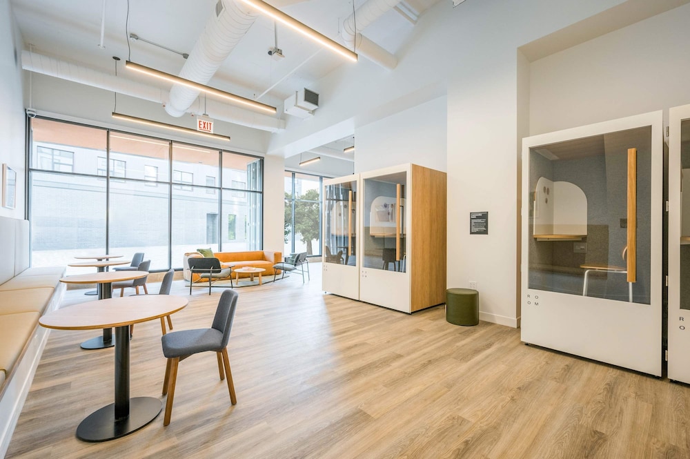 The Nova 4BR Family Friendly Near Lincoln Park