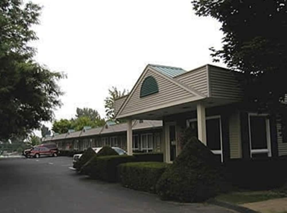 T-Bird Motor Inn