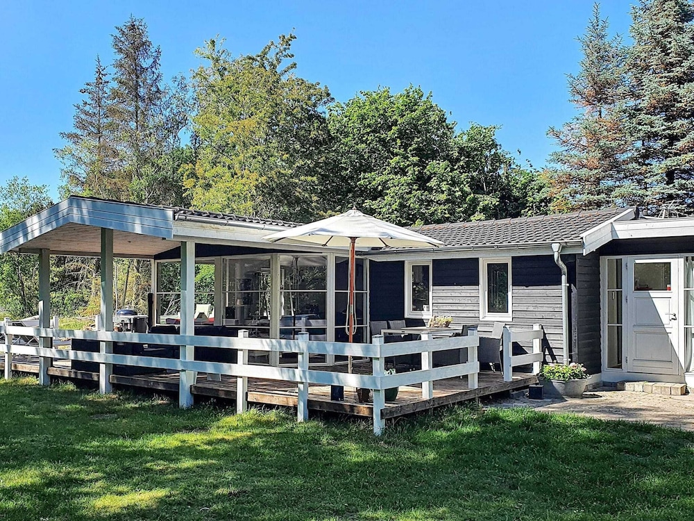 Simplistic Holiday Home in Gørlev near Sea