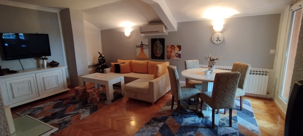 Villa Monera
