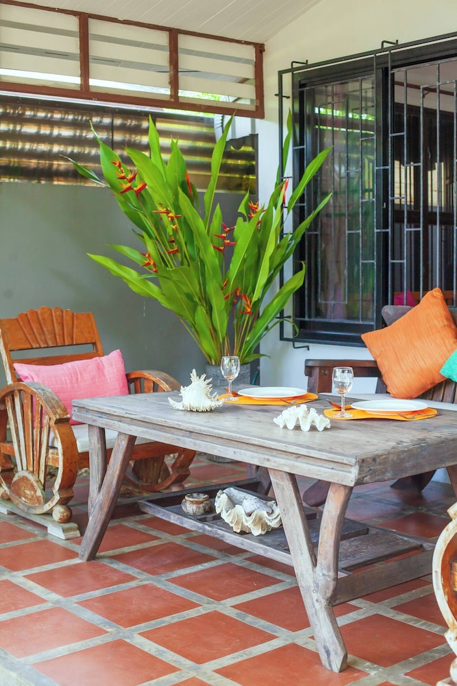 House 4 People sea View 100 m From the Beach