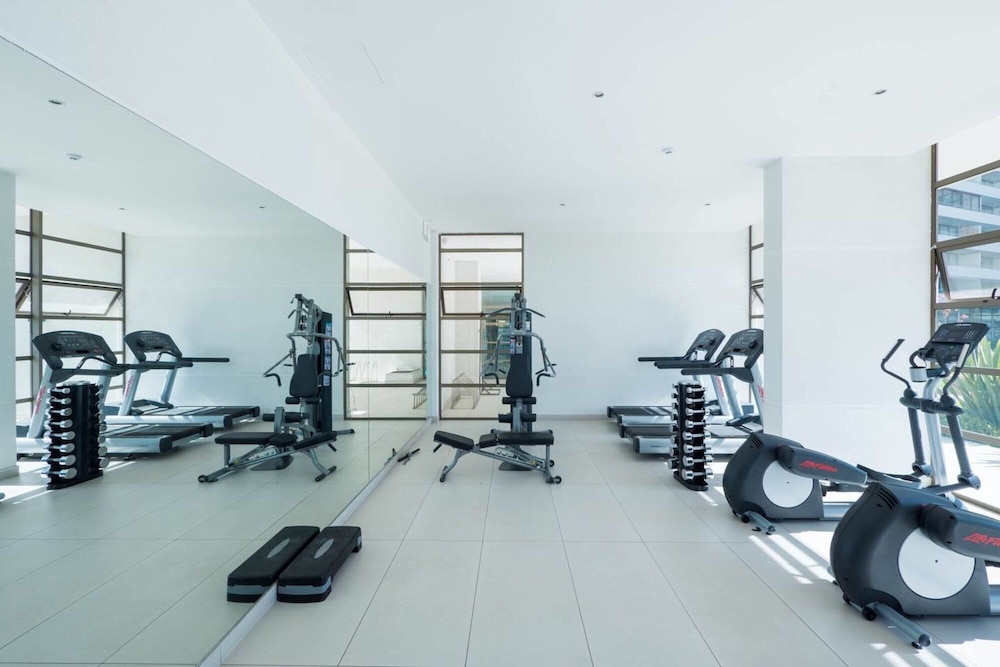 Charming Arauco - 2BR Heated Pool Gym