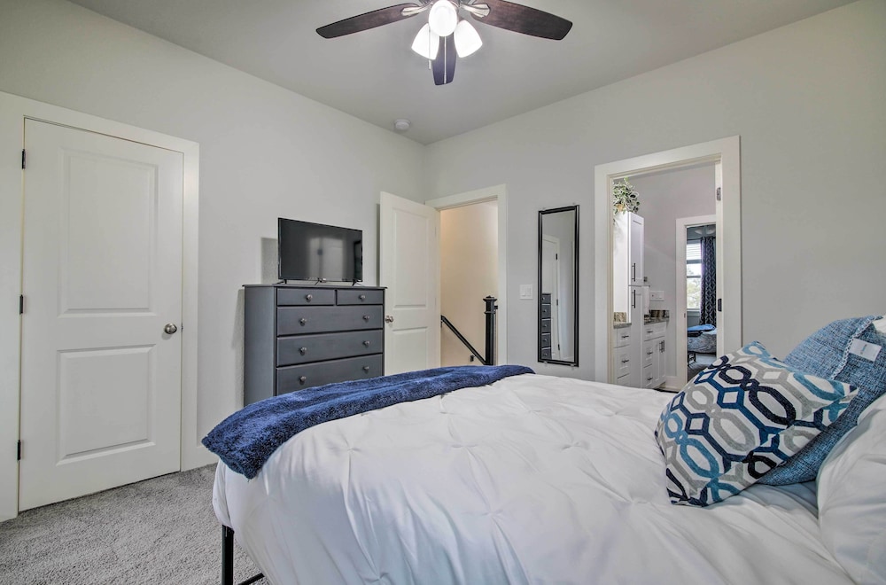 Lago Vista Townhome Near Lake Travis! - Property Image 20
