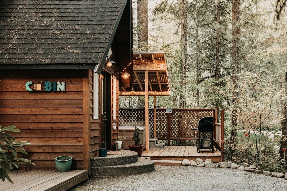 Glacier Springs – Cabin #16 - 1Br Cabin