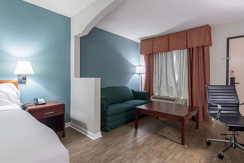 Americus Vacations - Econo Lodge - Property Image 4