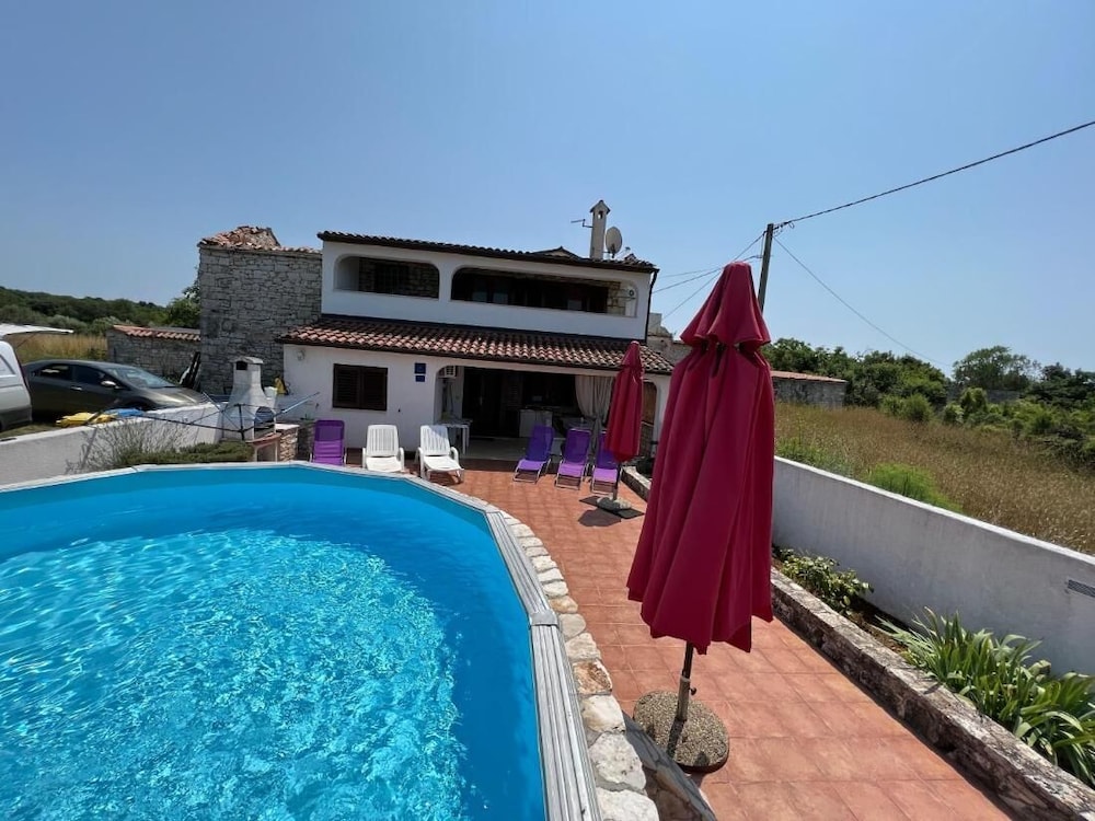 Charming Home With Pool in Barbariga