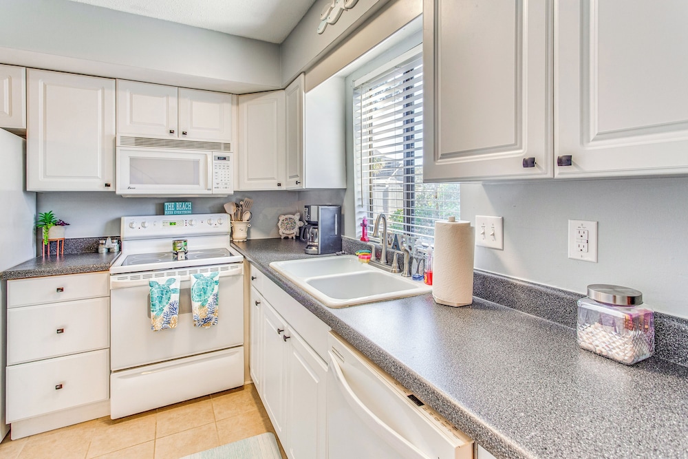 1 Mi to Ocean: Condo in North Myrtle Beach