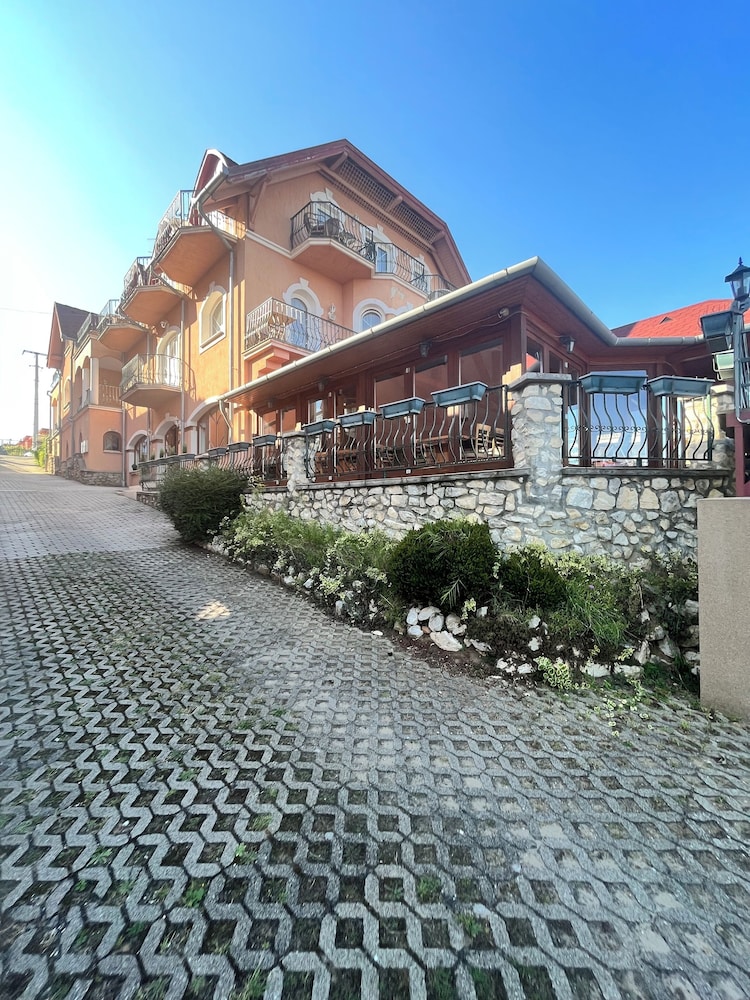 Főnix Wellness Panzió Hévíz view 5