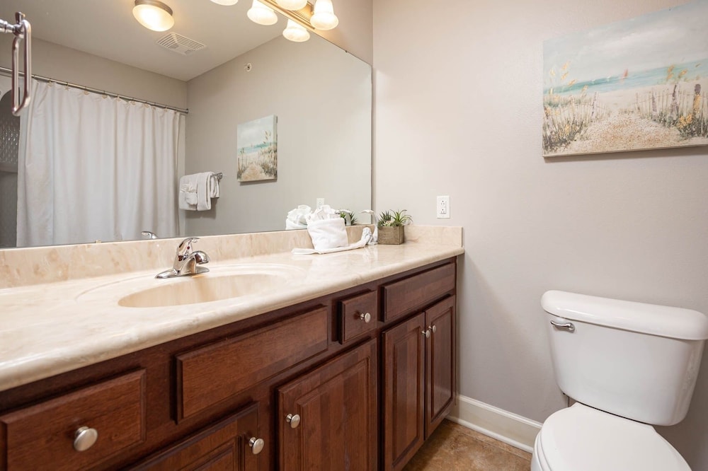 The Oasis 1712 Formerly Phoenix West Ii 1712 4 Bedroom Condo
