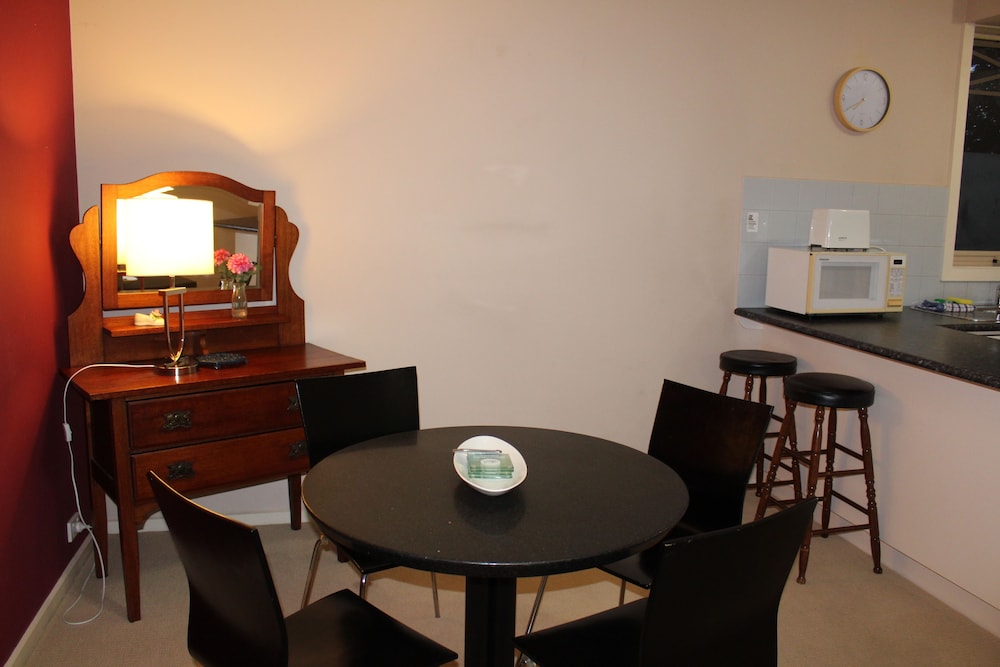 Australian Home Away at Box Hill 2 Bedroom