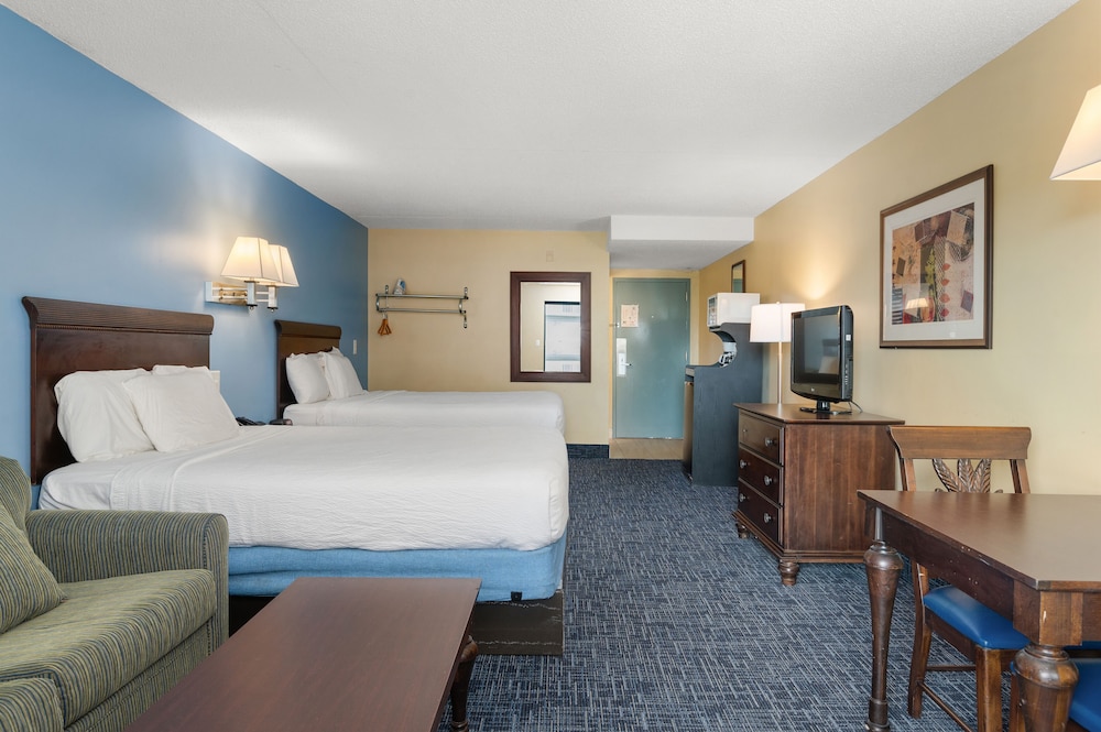 Coastal Palms Inn & Suites