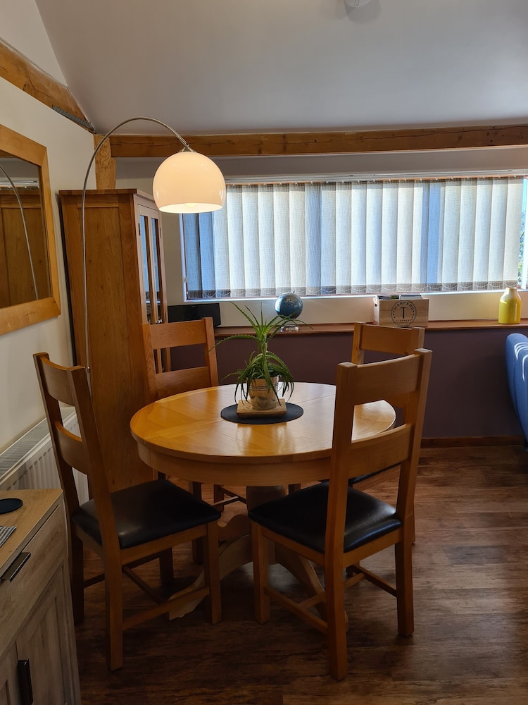 Inviting 2 Bedroom Barn Conversion, Rural Norfolk view 3