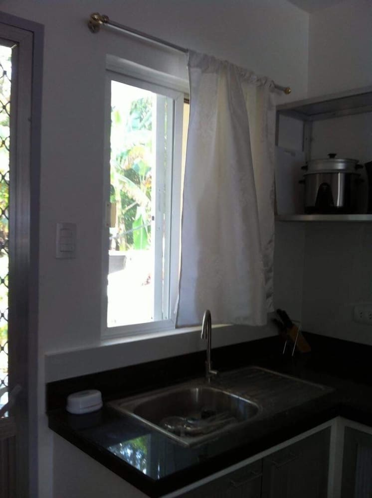 3 x 2BR each good for 12pax 3km to beach
