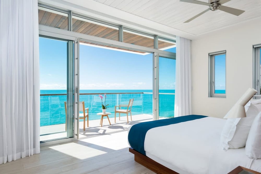Private Oceanfront Luxury Infinity Pool Slide