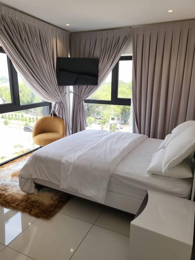 Embassy garden ebs legend luxury studio view 3