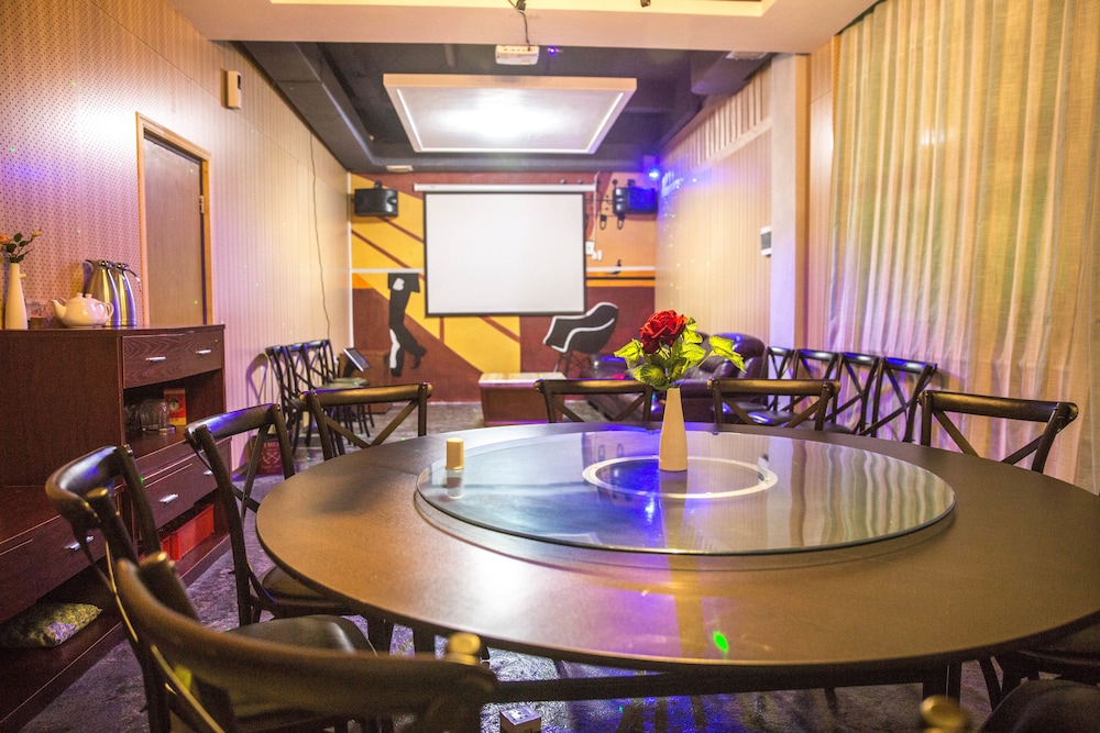 meeting & event spaces