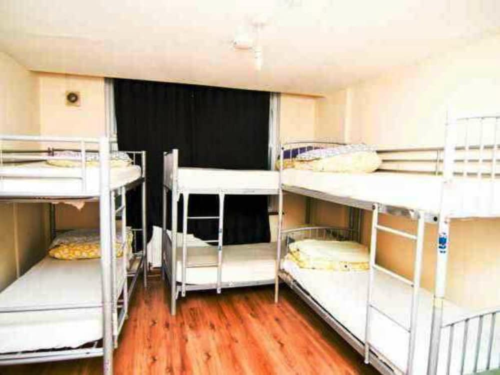 Kensal Green Backpackers 1