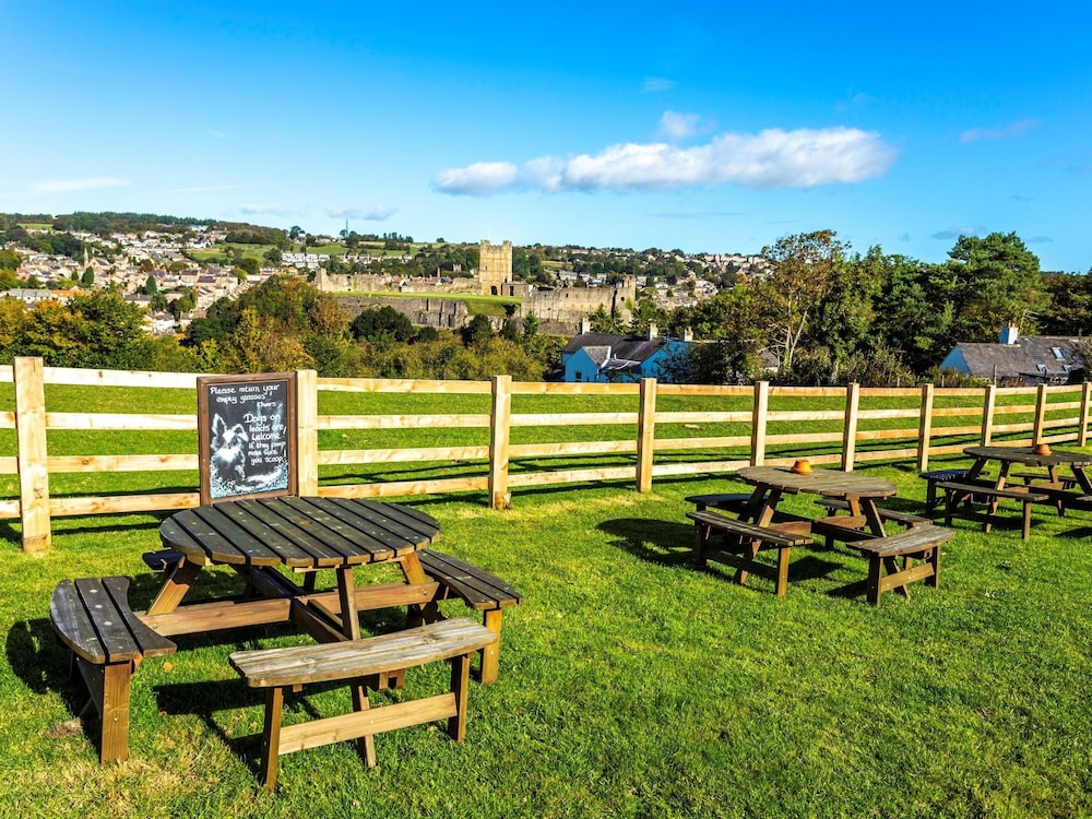 The Holly Hill Inn - Property Image 2