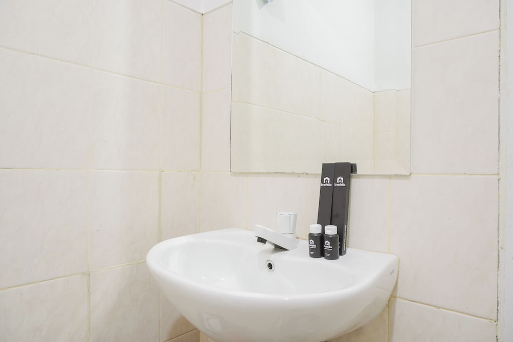 Comfort And Cozy Living Studio At Park View Condominium Apartment view 5
