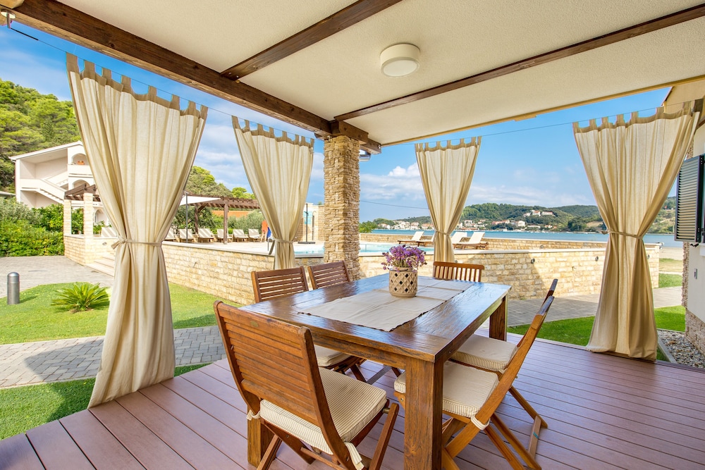 Lando Resort view 5