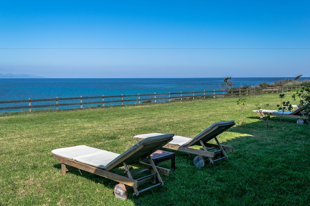 Kavos Psarou Villas