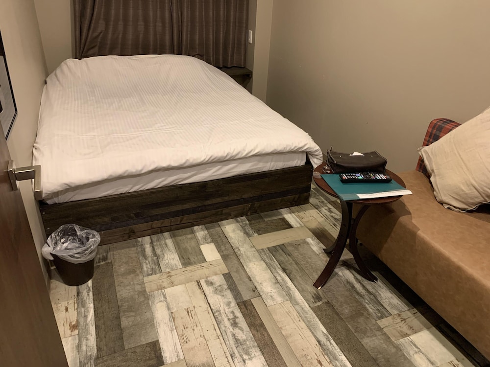 e-hostel Shinsaibashi