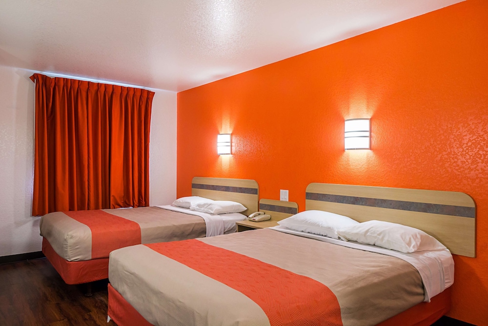 Motel 6 San Antonio, TX - Sea World North