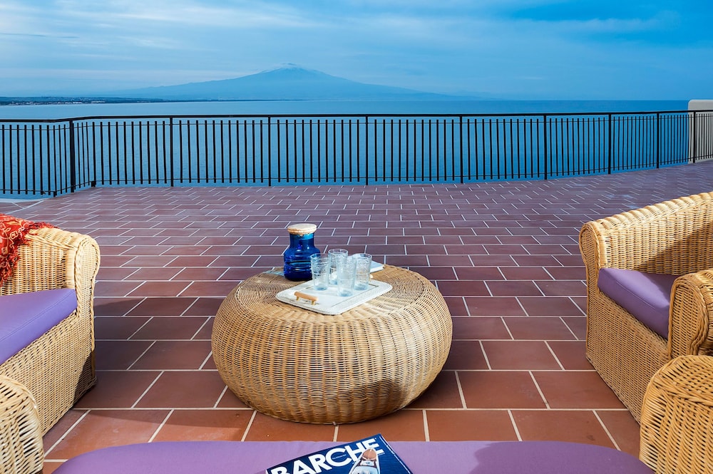 Baia del Riccio en Augusta — balance & terrace
