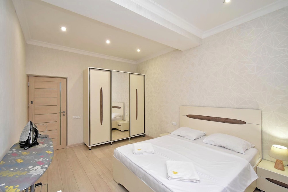 Apartment by Luxe Group TT113