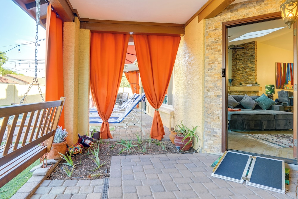 Luxe Outdoor Oasis: 'palm Tree Villa' in Chandler