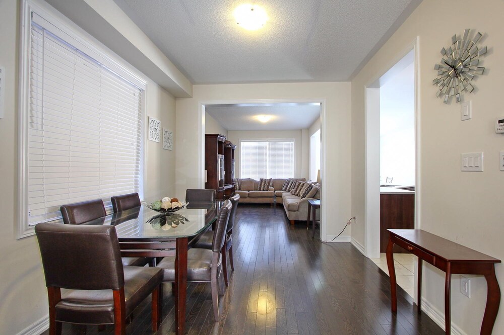 Executive Suite at Brampton House - Image 5