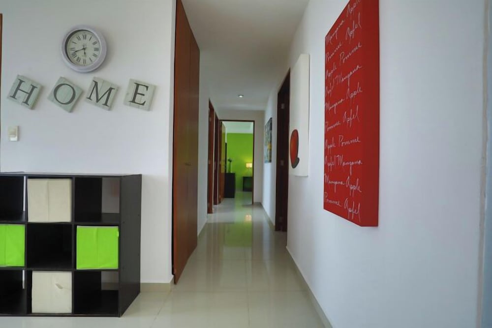 Spacious Condo with Gym & Pool Cancun